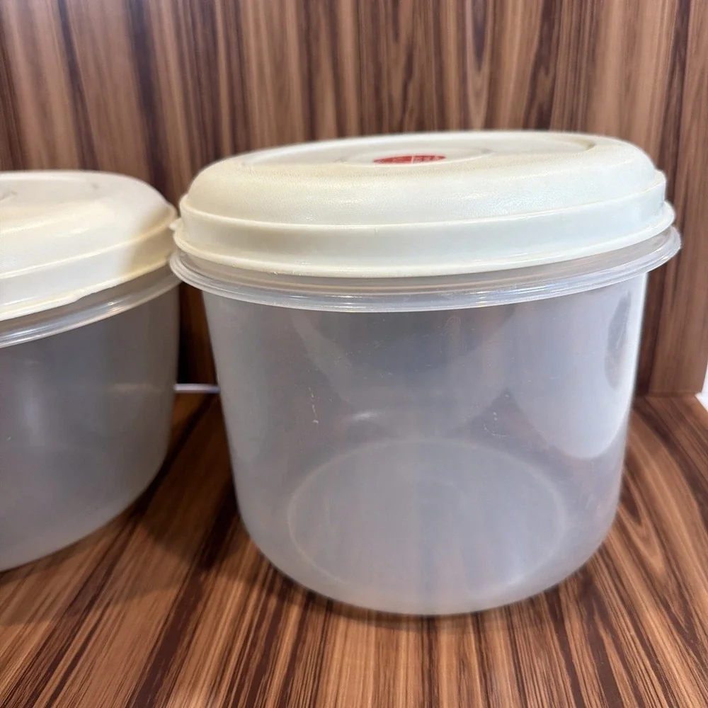 Vintage Rubbermaid Servin Saver Containers Set Of 2-10 Cups #9 & 12Cup #4 Almond